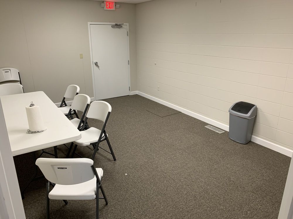 Suites ~ 1400 to 2800 SF: 810 Brown St, Columbus, IN 47201